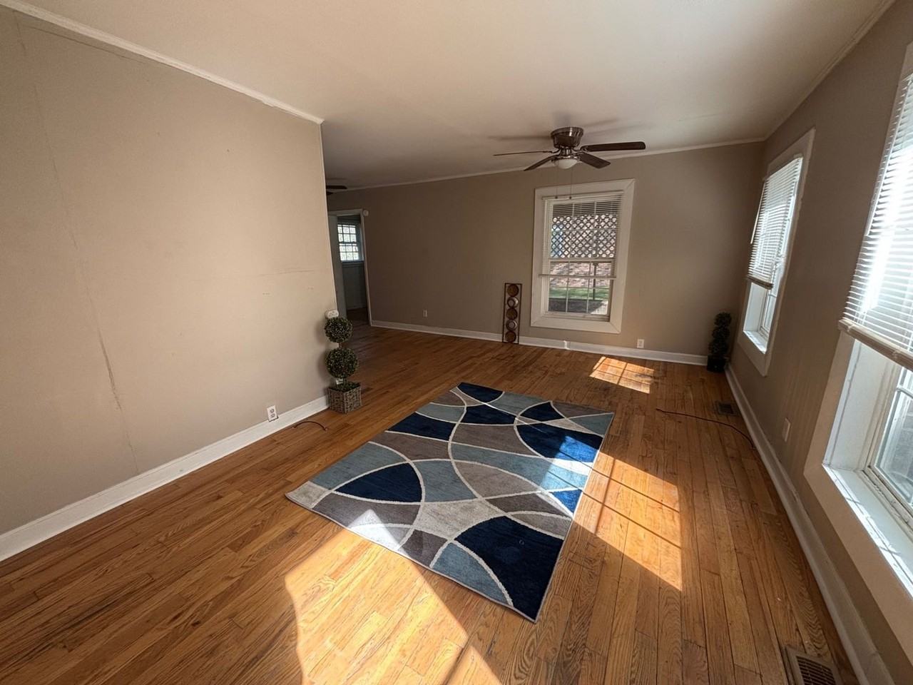 111 Pindal Cir - Photo 2 of 18