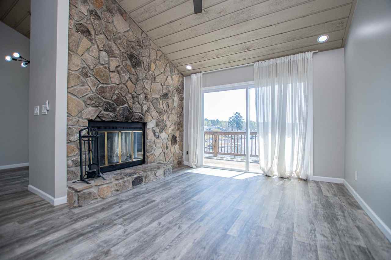 289 Clearview Ct - Photo 4 of 21