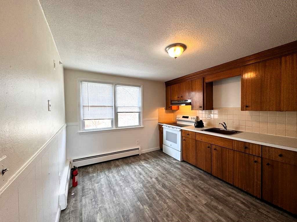 81 Hobart St #6 - Photo 3 of 14