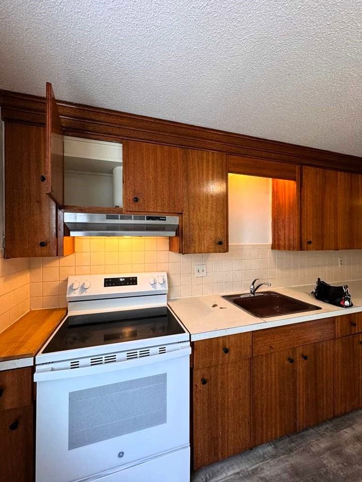 81 Hobart St #6 - Photo 4 of 14