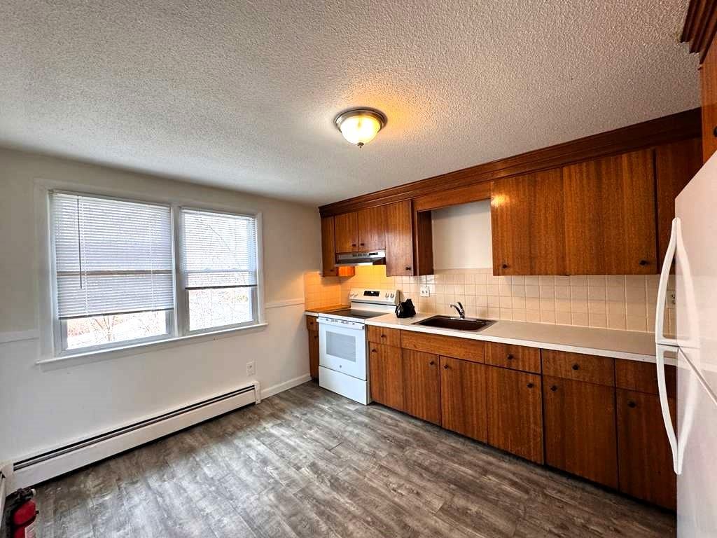 81 Hobart St #6 - Photo 6 of 14