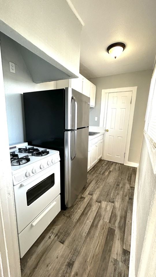 1251 East 64th Street - Photo 4 of 13