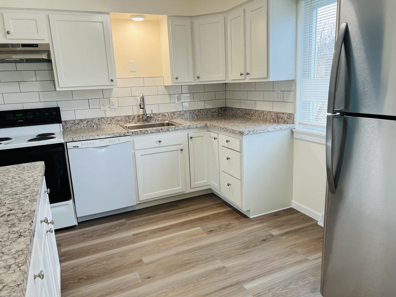 2487 Warren Pkwy #3 - Photo 6 of 16