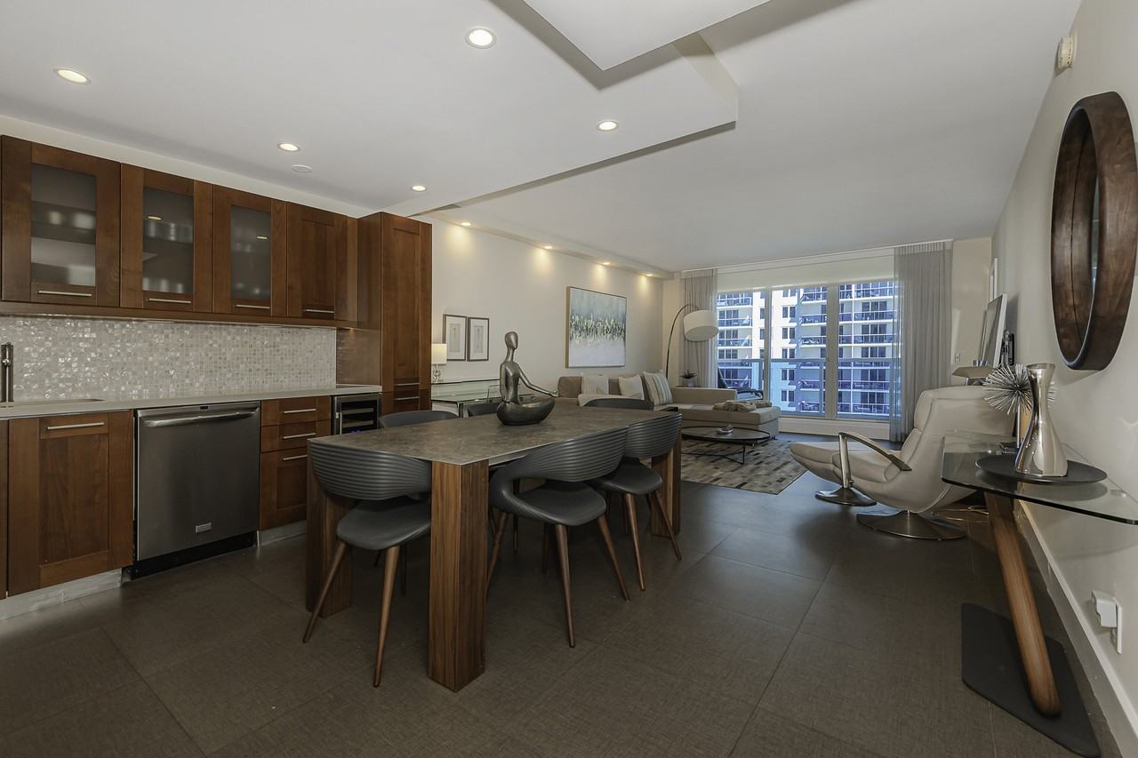 2301 Collins Ave #1216 - Photo 7 of 33