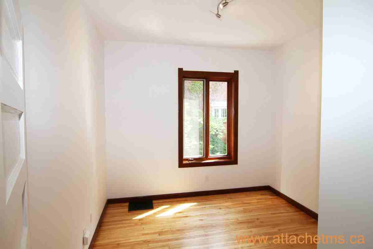 5 Ossington Avenue #1 - Photo 3 of 7