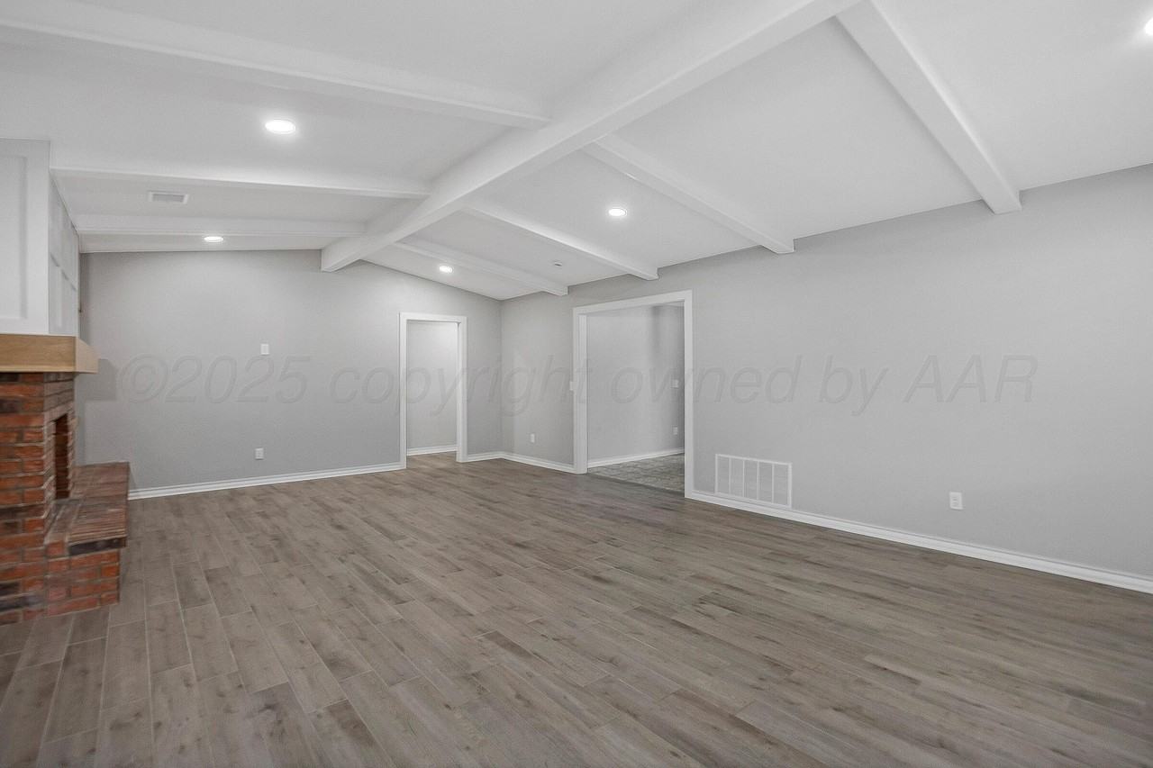 3703 Montague Dr - Photo 6 of 31