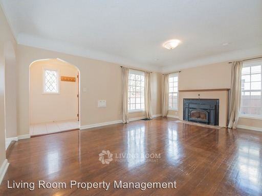 5026 N Commercial Ave - Photo 3 of 22