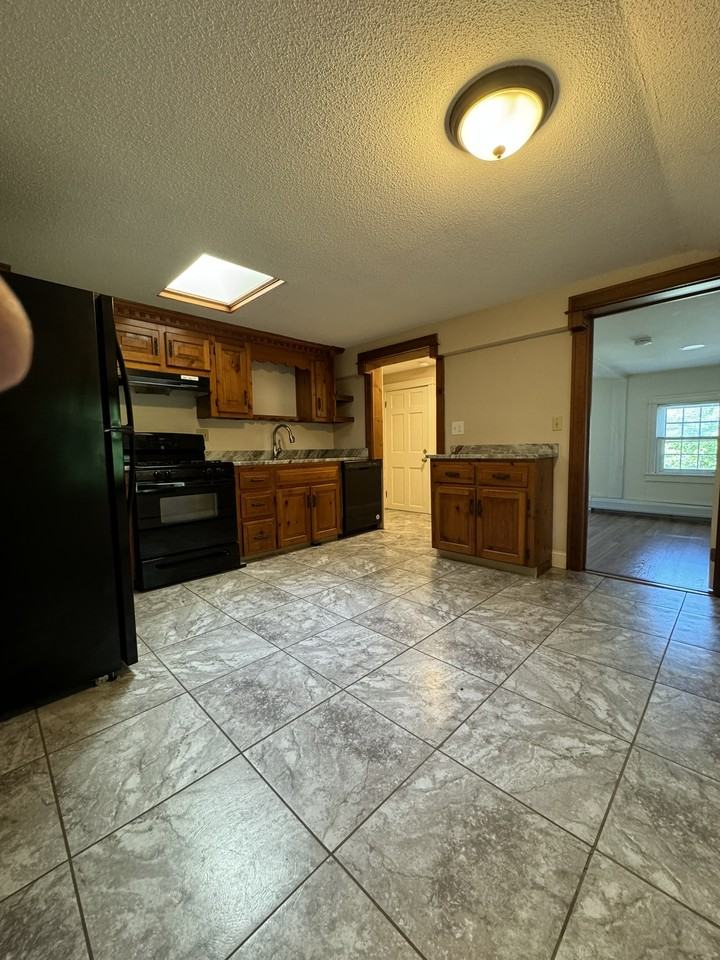37 Middle St #2 - Photo 2 of 15