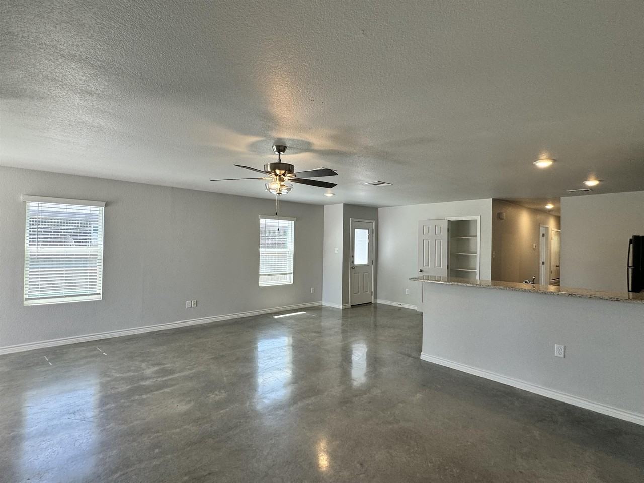 1610 Tejas Trl #B - Photo 7 of 30