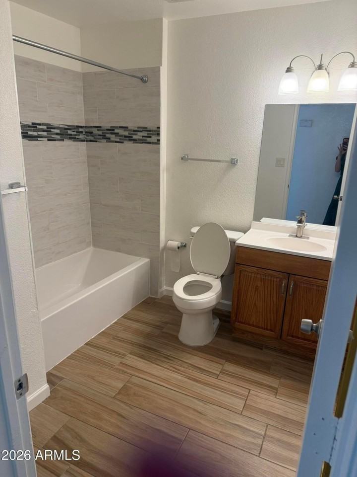 20601 N 33rd Ave - Photo 5 of 14