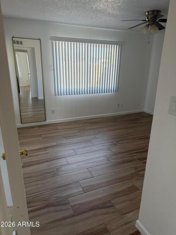 20601 N 33rd Ave - Photo 6 of 14