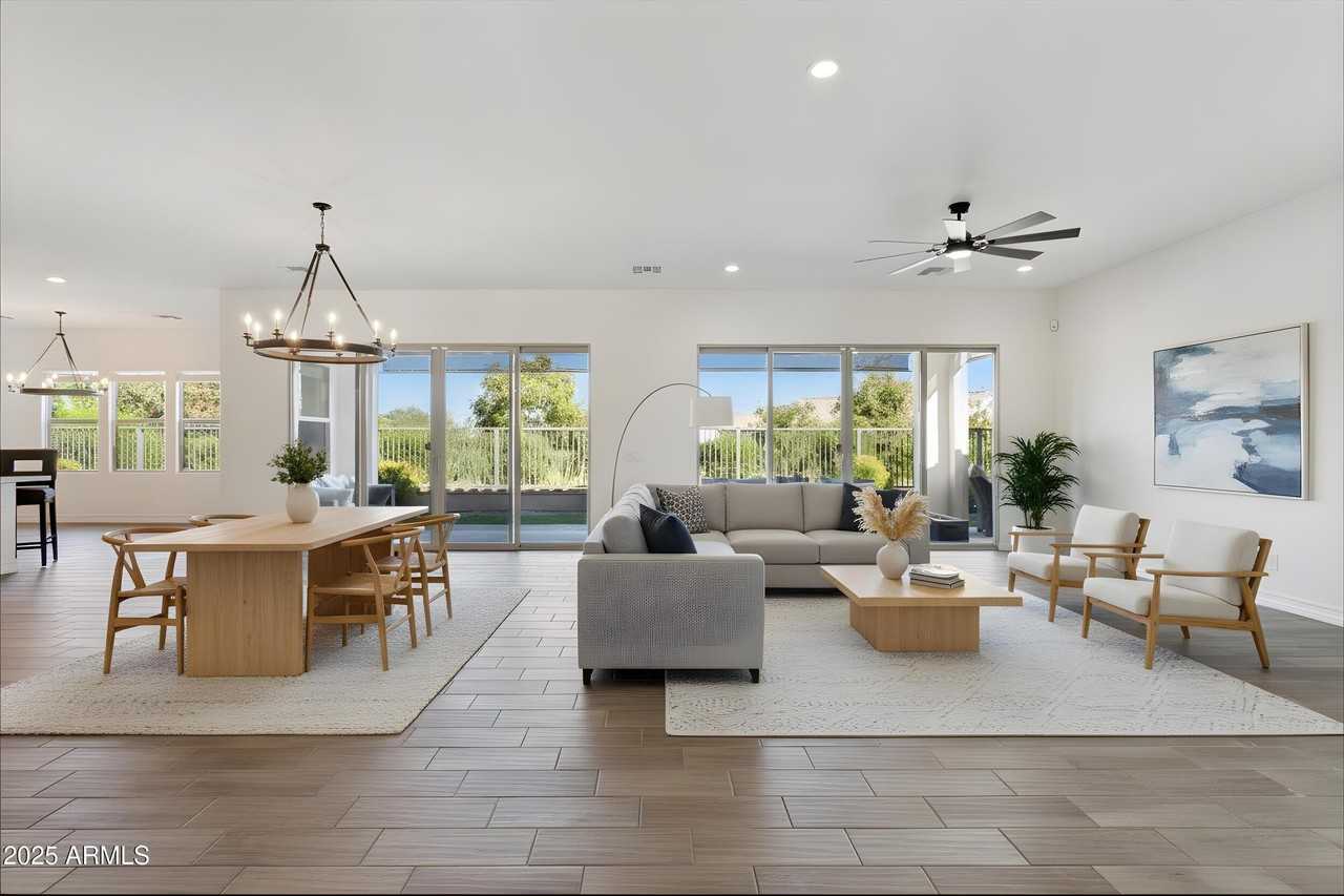 11249 N Blakely St - Photo 2 of 40