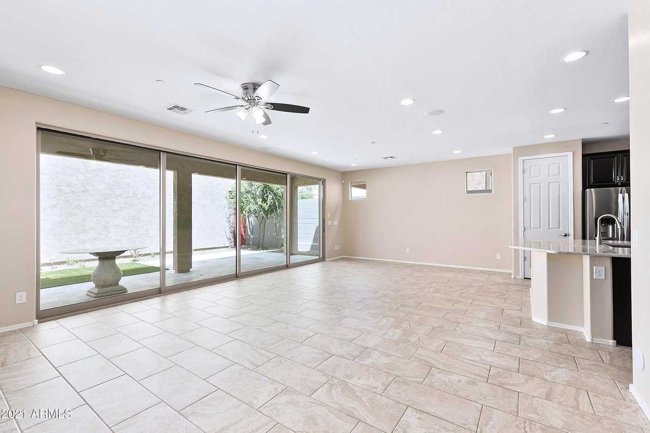 4634 E Tierra Buena Ln - Photo 5 of 26