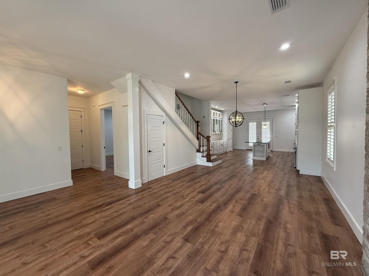 10391 Emmanuel St - Photo 5 of 39