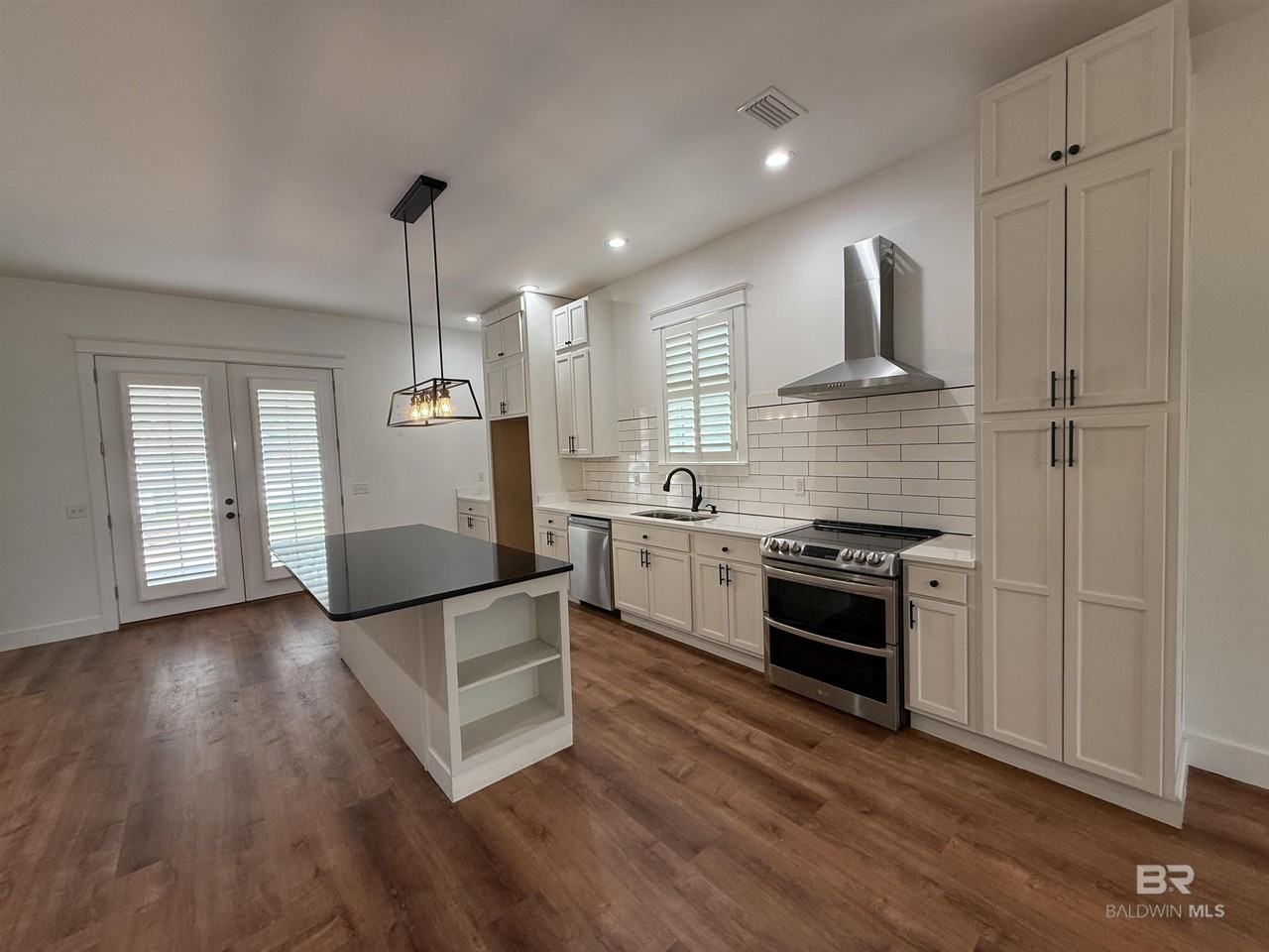 10391 Emmanuel St - Photo 6 of 39