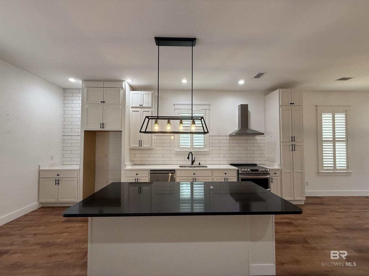 10391 Emmanuel St - Photo 7 of 39