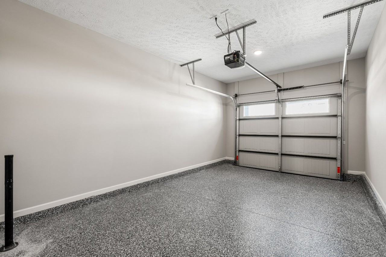 25 Hardwood Rd - Photo 3 of 30