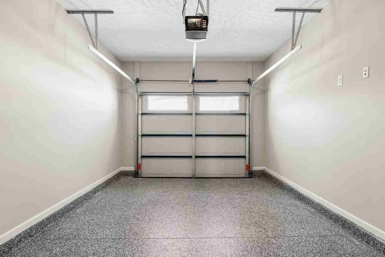 25 Hardwood Rd - Photo 4 of 30