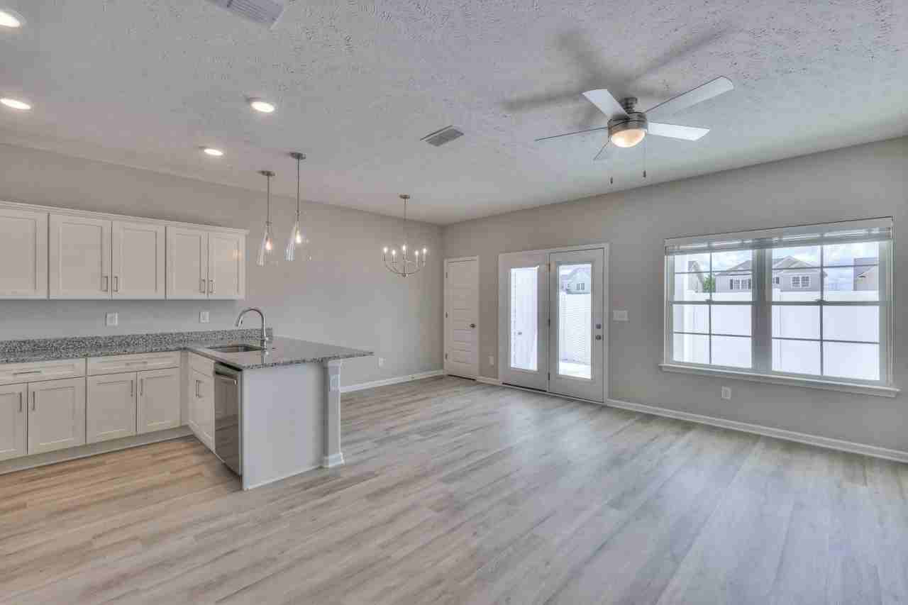 25 Hardwood Rd - Photo 7 of 30