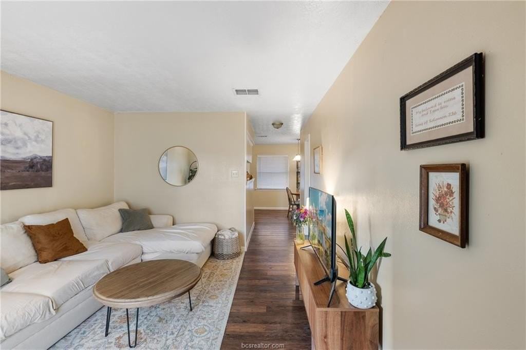 1400 Summit St Apt A - Photo 5 of 12