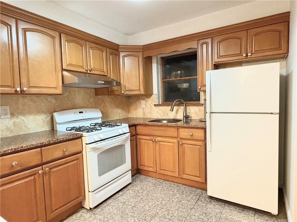 1828 79th St #3 - Photo 3 of 10