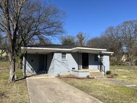 2700 S Spring St - Photo 1 of 1