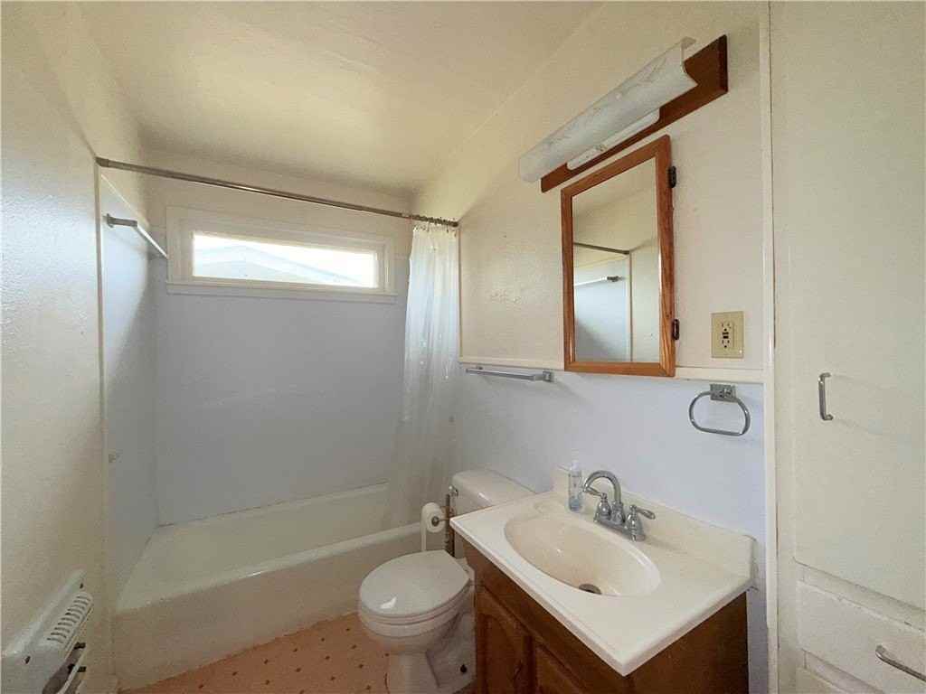 921 Oak St - Photo 5 of 5