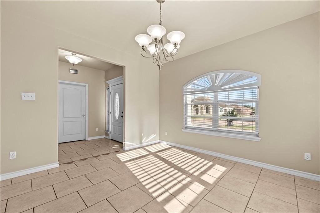 6438 Hardwick St - Photo 3 of 21