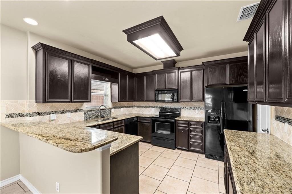 6438 Hardwick St - Photo 7 of 21