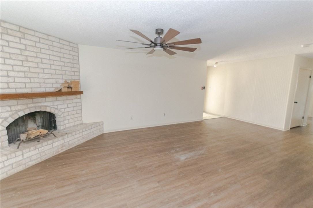 2240 Lombardy Dr - Photo 2 of 9