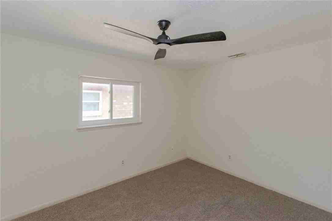 2240 Lombardy Dr - Photo 7 of 9