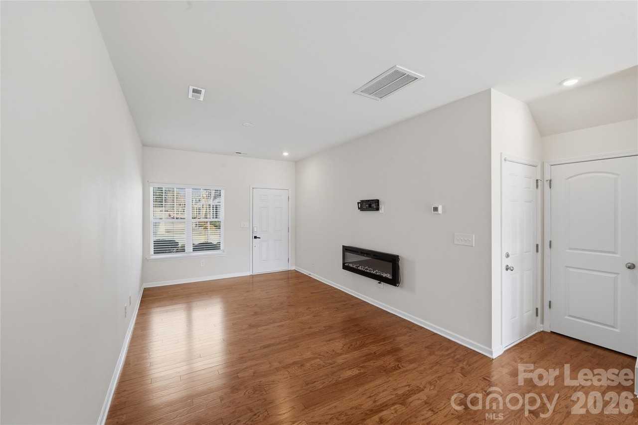 15217 Wrights Crossing Dr - Photo 7 of 28