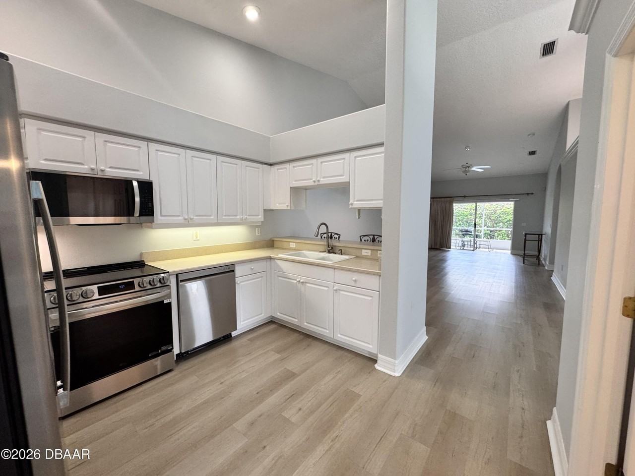 1419 Coconut Palm Cir - Photo 3 of 21