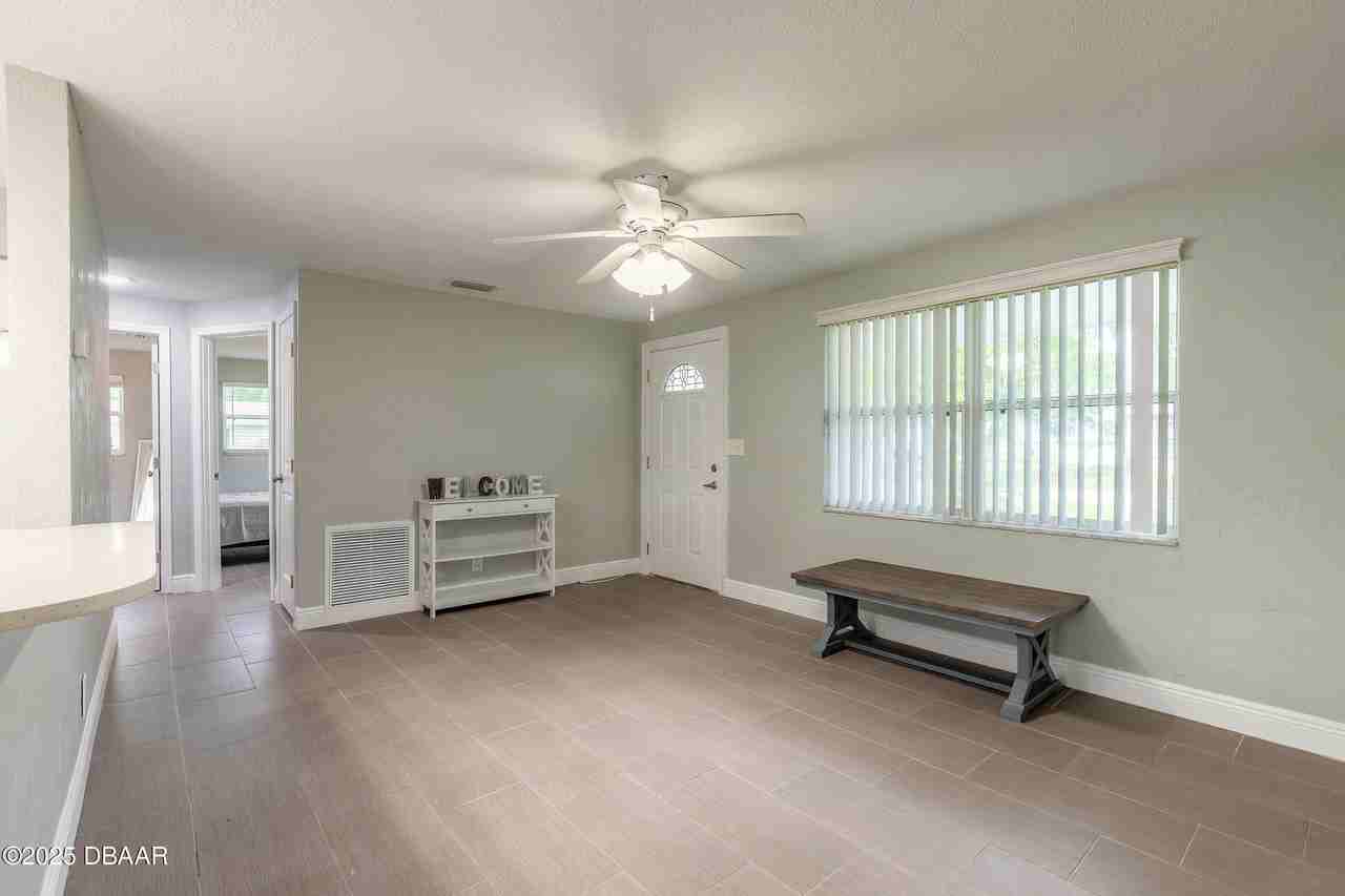 5028 Palmetto St - Photo 7 of 38