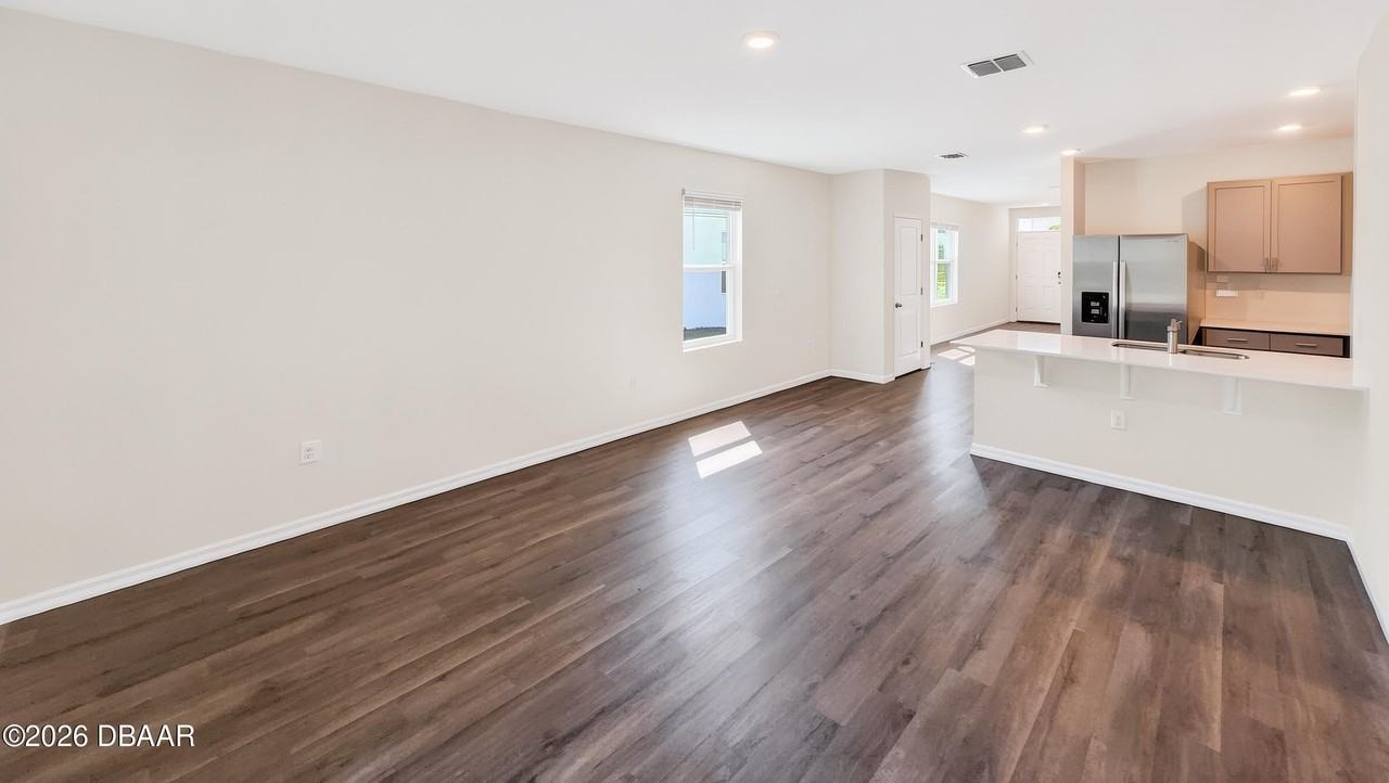 982 Commons Way - Photo 2 of 12