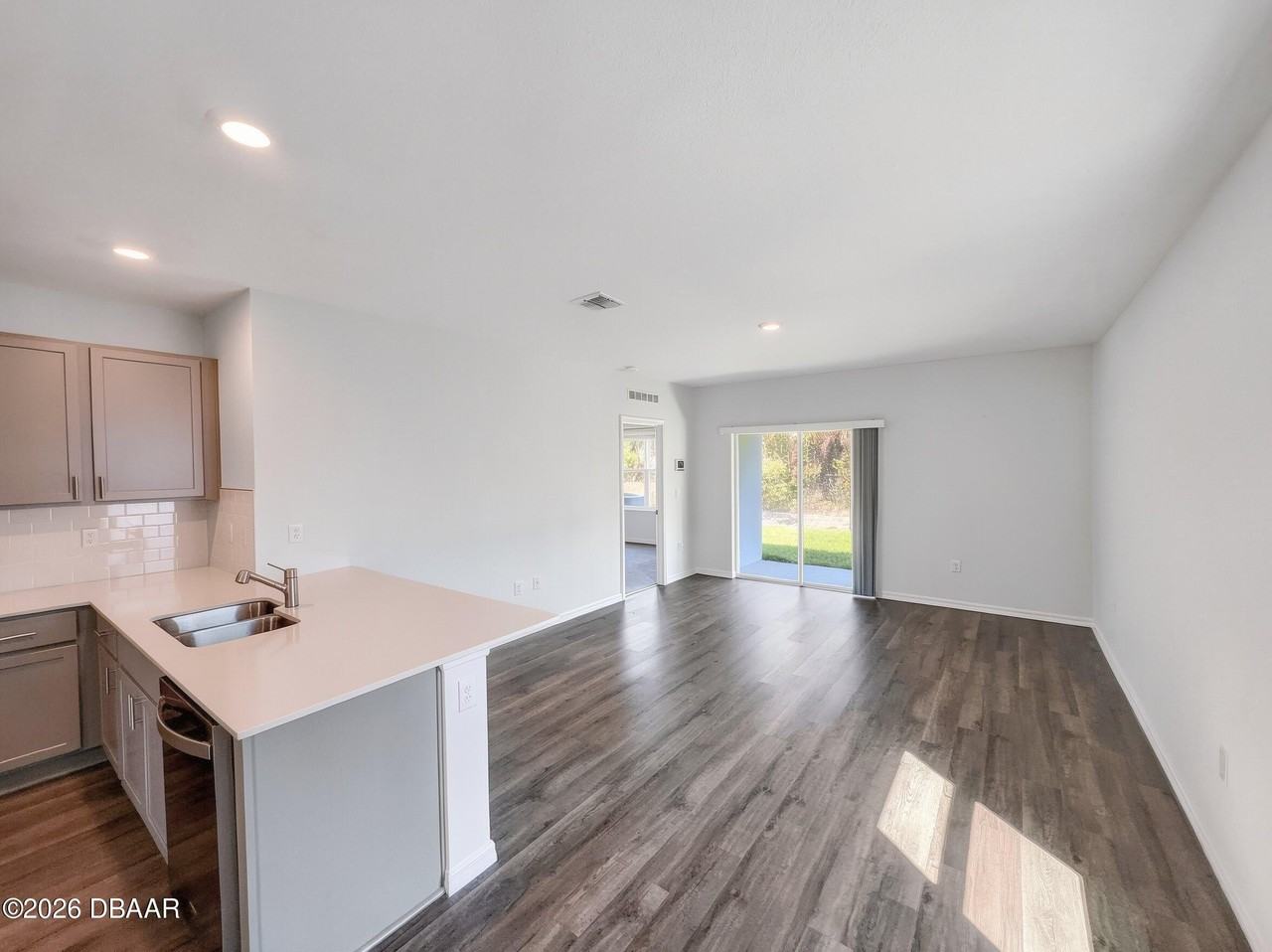 982 Commons Way - Photo 3 of 12