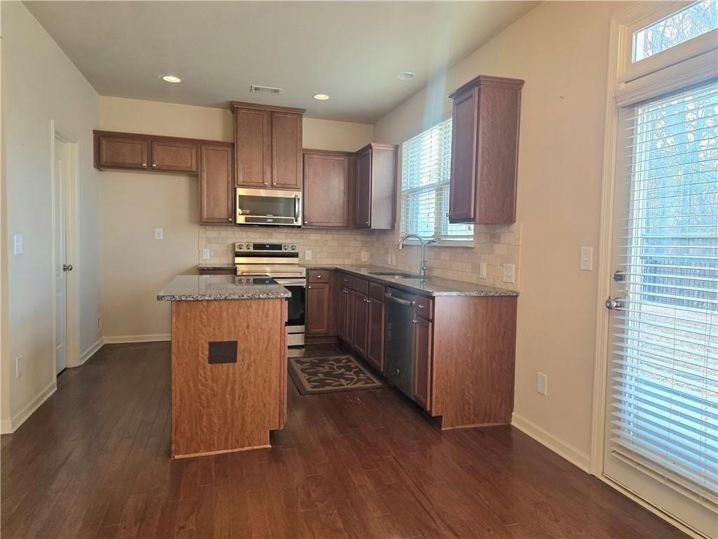 3514 Brockenhurst Dr - Photo 6 of 15