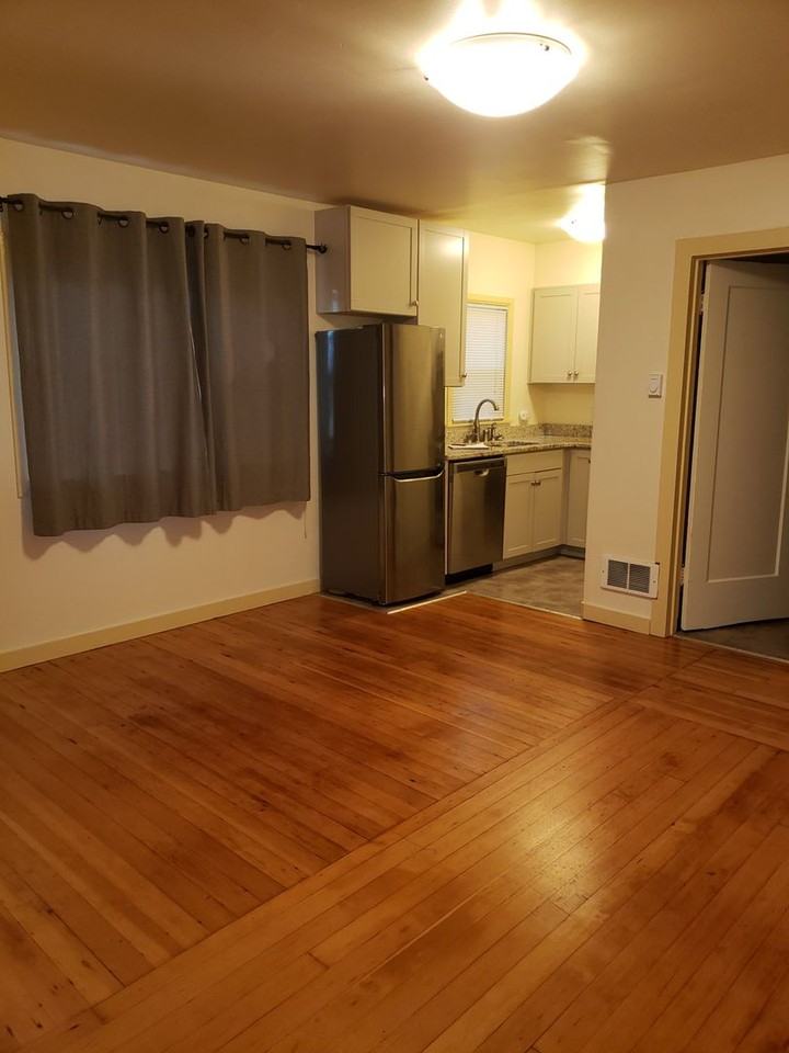 2516 Cornwall Ave #3 - Photo 5 of 11