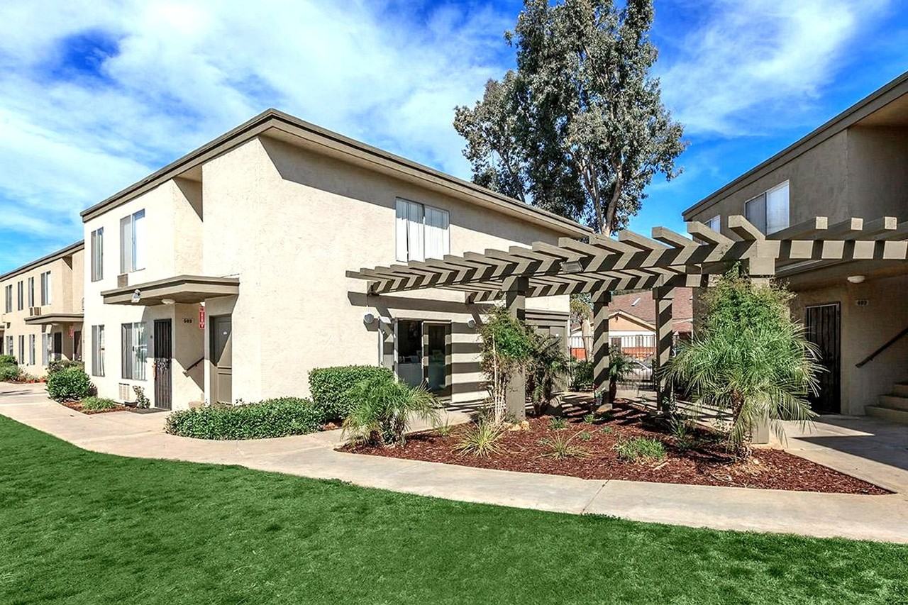 Spacious 2 Bedroom Apartments at The Courtyards in El Cajon - Photo 3 of 15