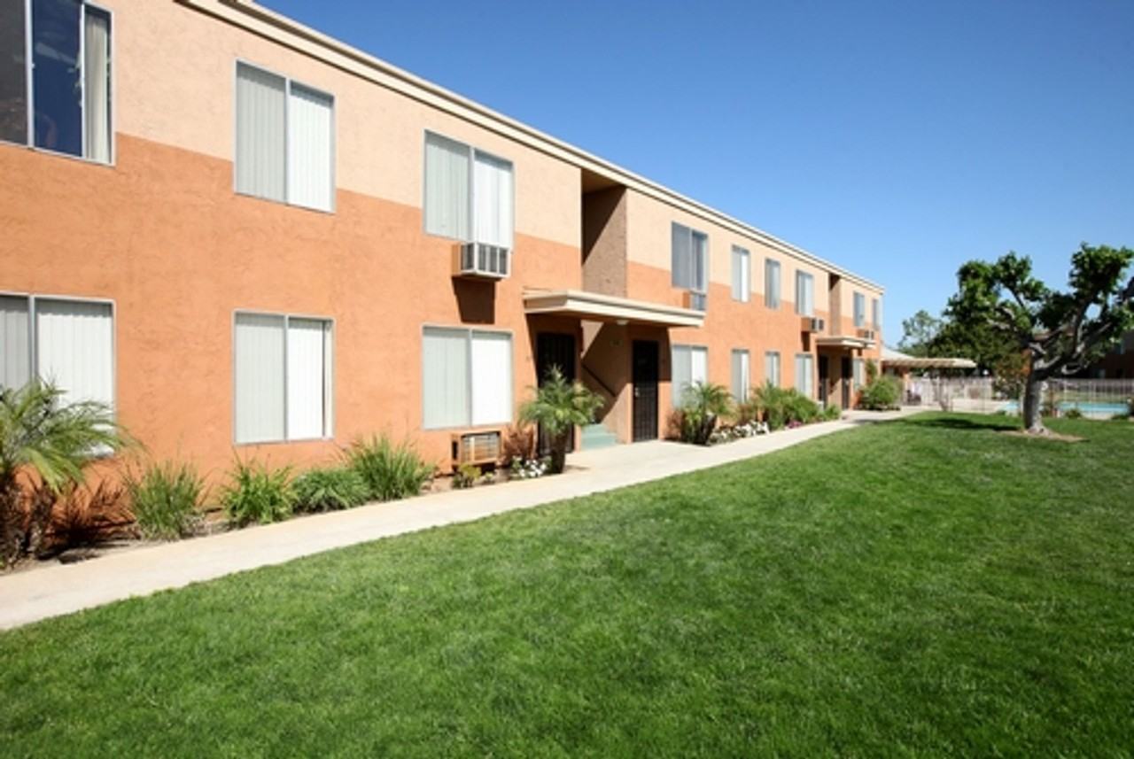 Spacious 2 Bedroom Apartments at The Courtyards in El Cajon - Photo 6 of 15