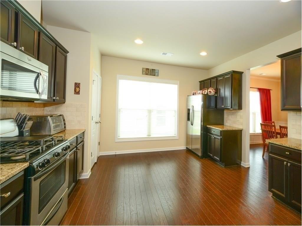 5940 Weddington Dr - Photo 4 of 20