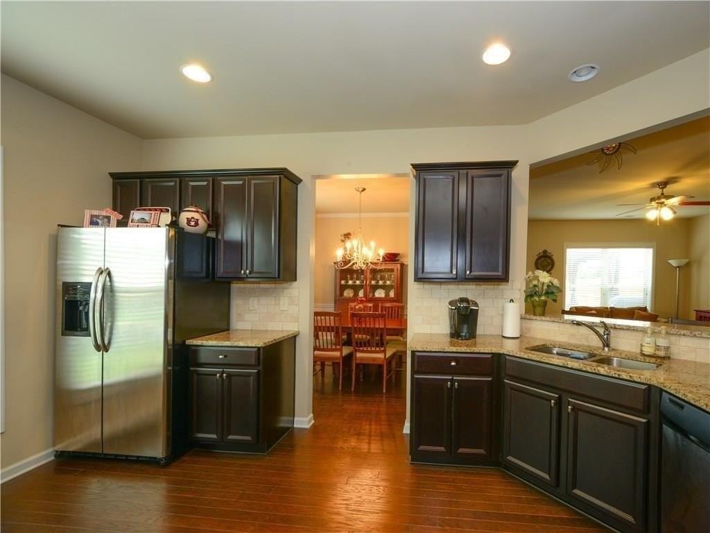 5940 Weddington Dr - Photo 5 of 20