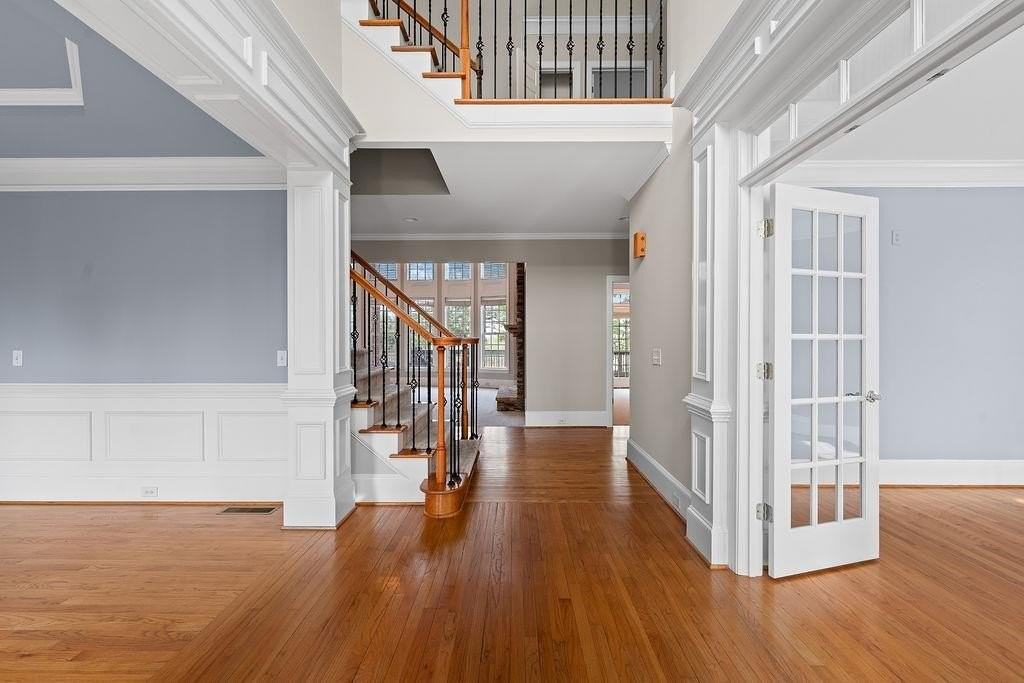 1037 Windermere Xing - Photo 5 of 50