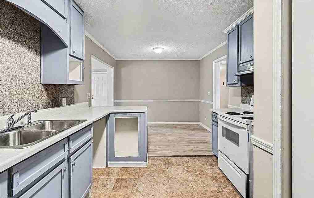 4460 Marjorie Rd - Photo 4 of 16