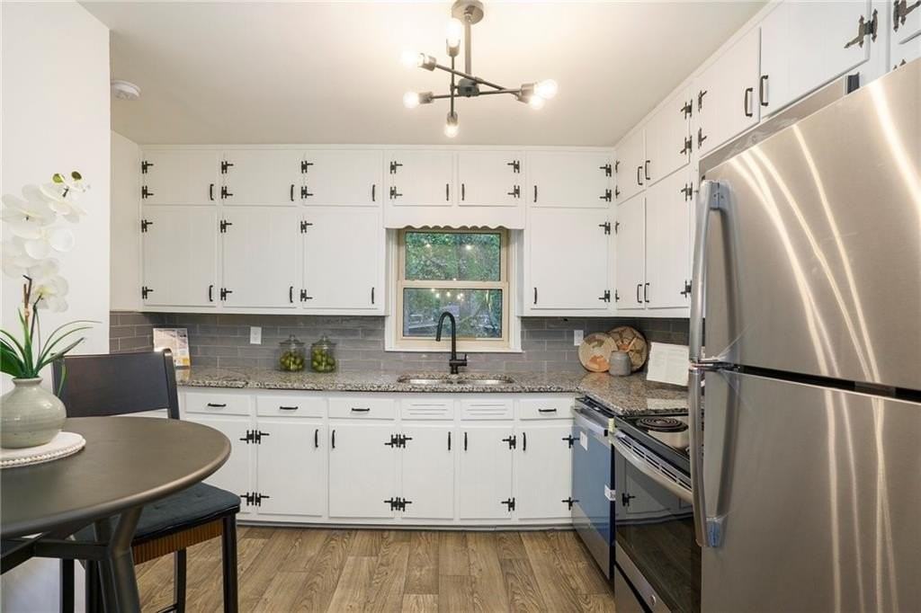 436 Grady Pl - Photo 6 of 36