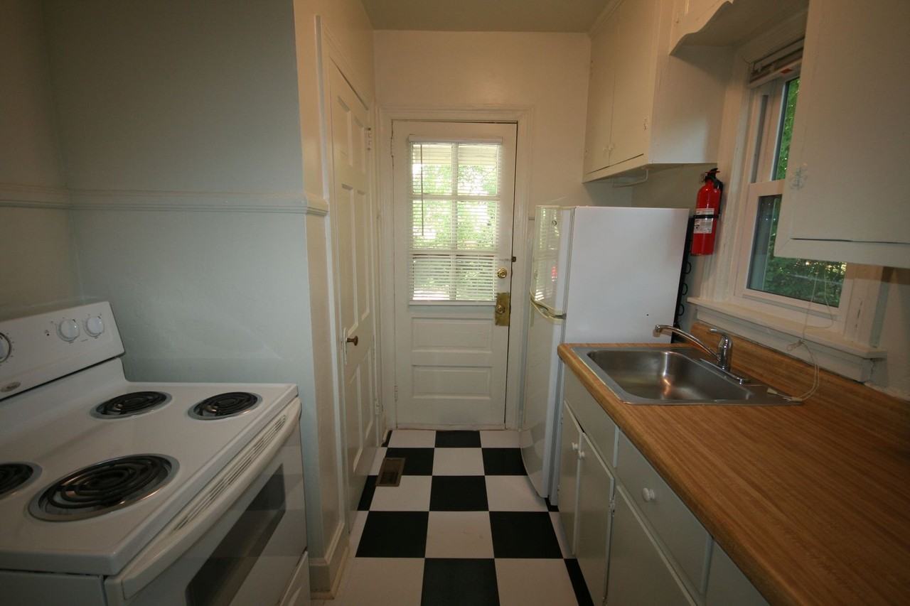 1017 Virgie St - Photo 6 of 8