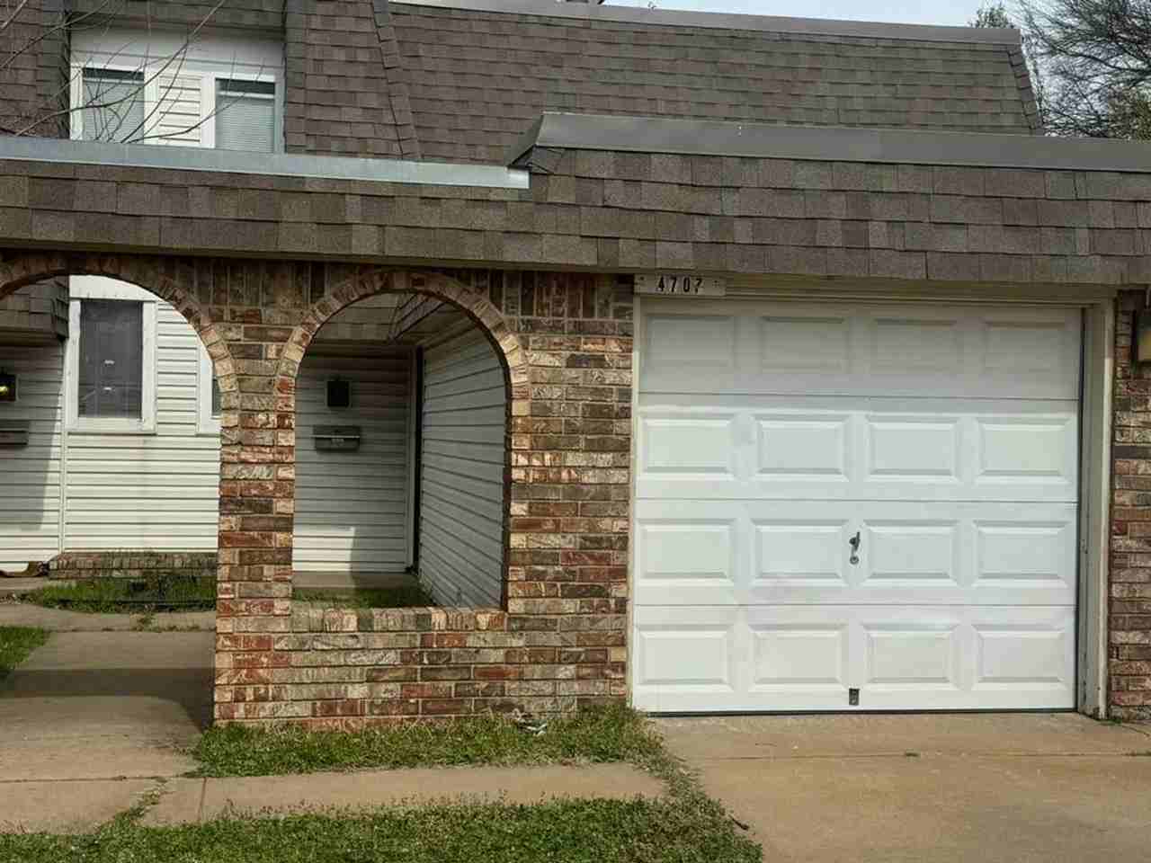 4707 Nw 63rd St - Photo 3 of 22