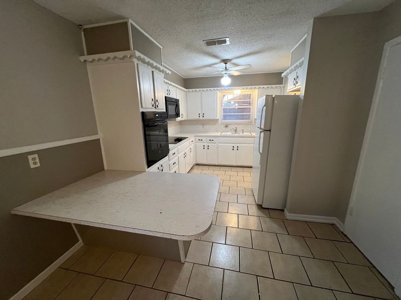 5435 6th St - Photo 4 of 28