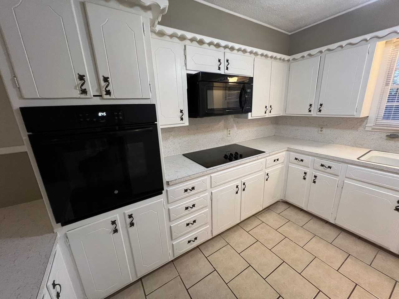 5435 6th St - Photo 5 of 28