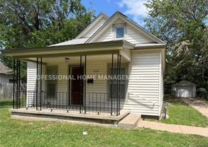2220 N Waco Ave - Photo 1 of 1